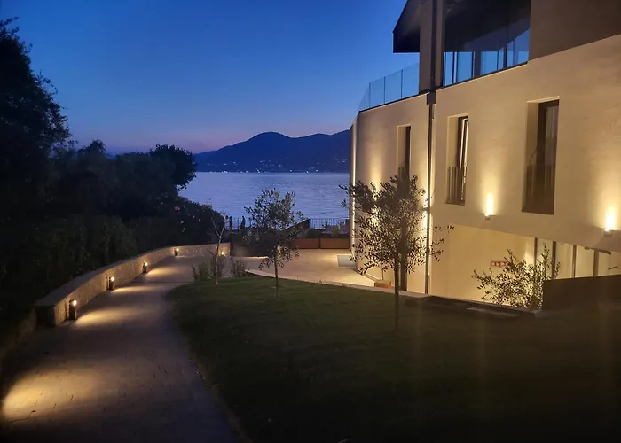 Attilio High Living Suites - Adults Only Torri Del Benaco